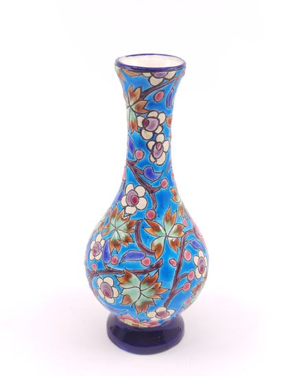 LONGWY

Vase soliflore à decor de fleurs...