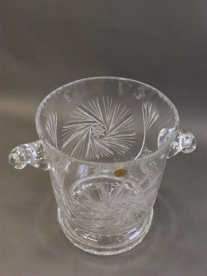 THE GREAT DUC 

Large champagne seal in cut...