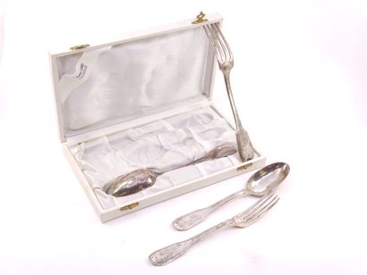 HENIN Cie

Two silver communion services...