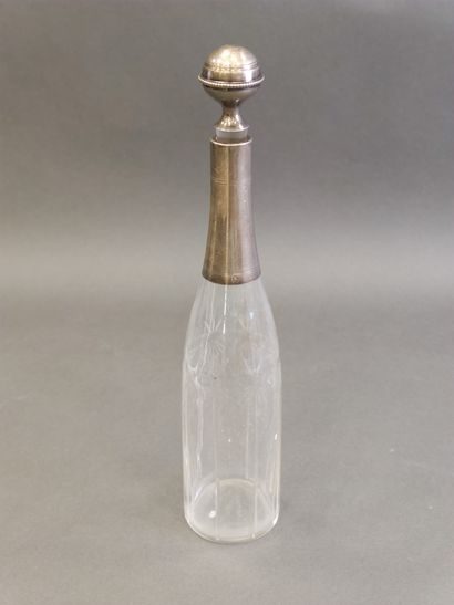 Star-shaped cut crystal liquor carafe, silver...