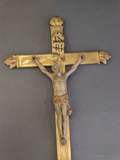 
CRUCIFIX in gilded wood, Christ in carved...