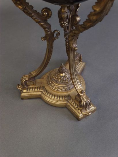IN THE TASTE OF SEVRES 

vase in porcelain...
