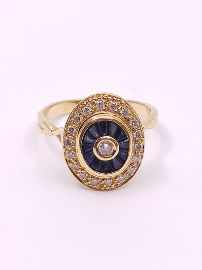 Yellow gold ring 750 with oval pattern set...