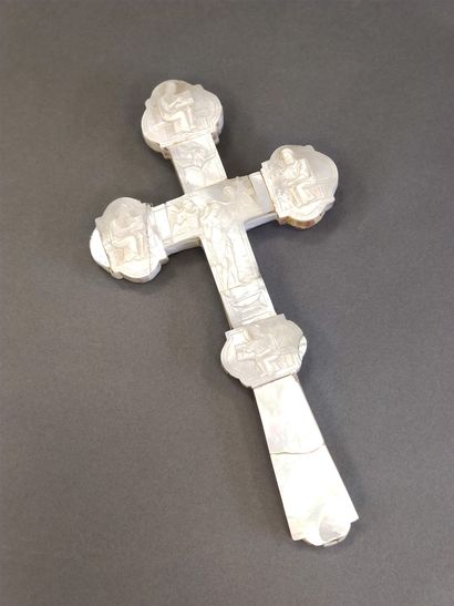 CRUCIFIX two-sided in wood inlaid with mother-of-pearl...