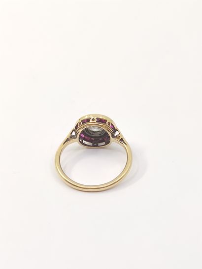 RING in yellow gold 750° set with an old...