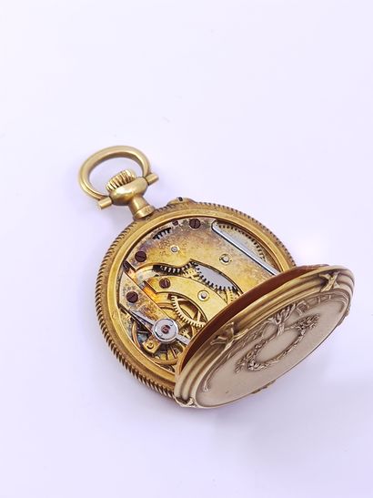
Neck watch in gold 750° finely chased with...