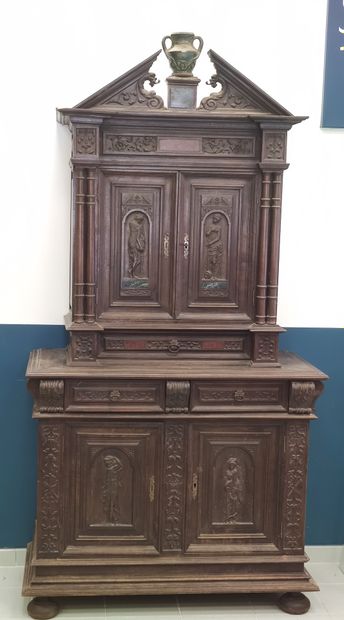 BUFFET with withdrawal two bodies in walnut

Opening...