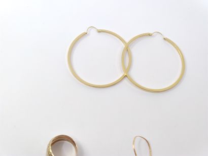 Gold lot including

An accidental ring in...