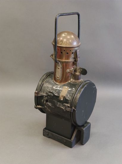 SNCF Line VIERZON N°4

Old lamp of the oil...