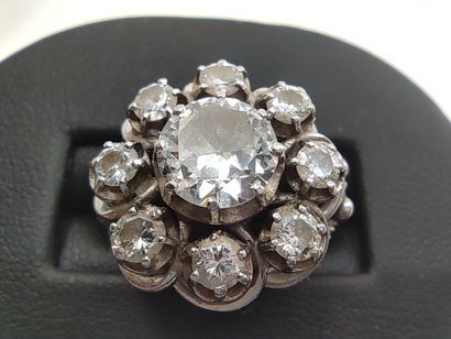 RING in white gold 750° set with a half-cut...