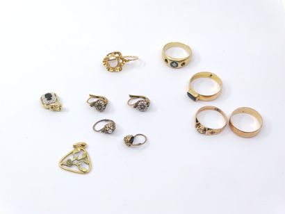 Set of jewelry in yellow gold 750 ° including:

Four...