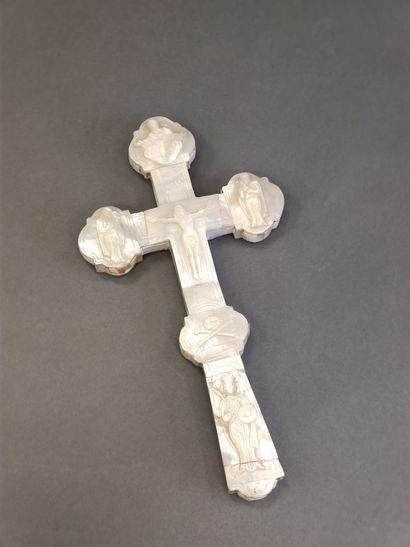 CRUCIFIX two-sided in wood inlaid with mother-of-pearl...