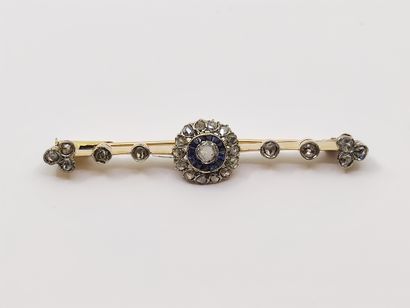 
Two-tone gold barrette brooch set with roses...