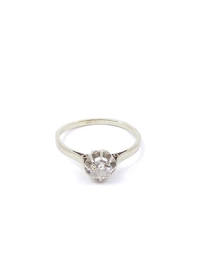 
RING in white gold 750° decorated with an...