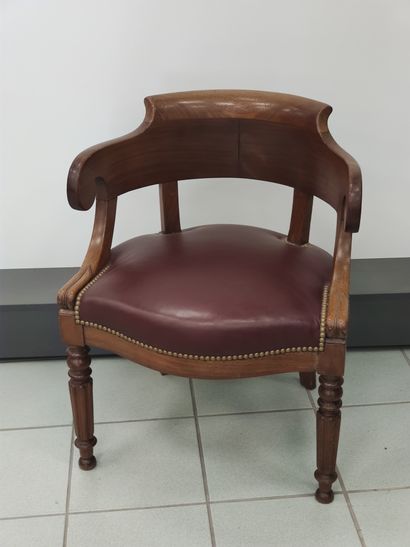 Desk chair with walnut stock 

Saber feet...