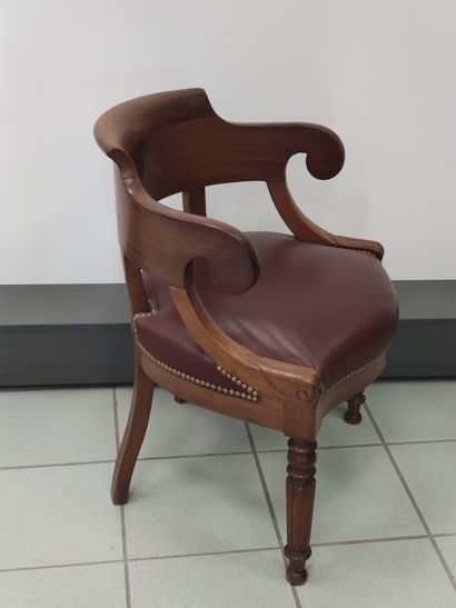 Desk chair with walnut stock 

Saber feet...