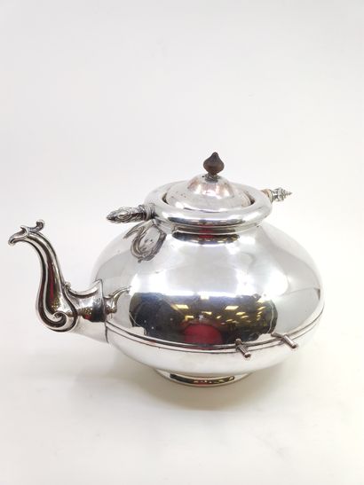 RUSSIAN WORK

Large samovar of moved form...