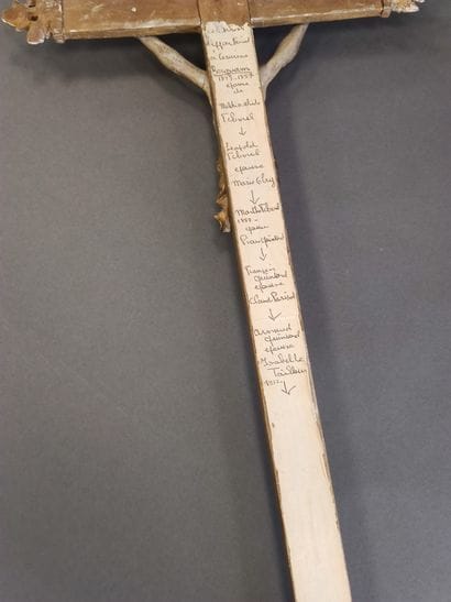 
CRUCIFIX in gilded wood, Christ in carved...