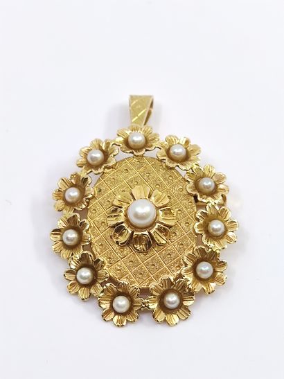 Circular brooch pendant in yellow gold 750°...