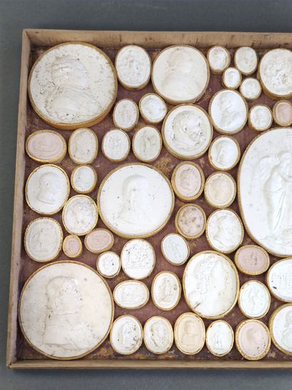 
Collection of impressions, cameo casts in...