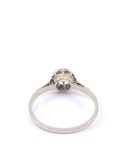 
RING in white gold 750° decorated with an...