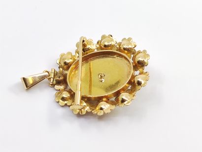 Circular brooch pendant in yellow gold 750°...