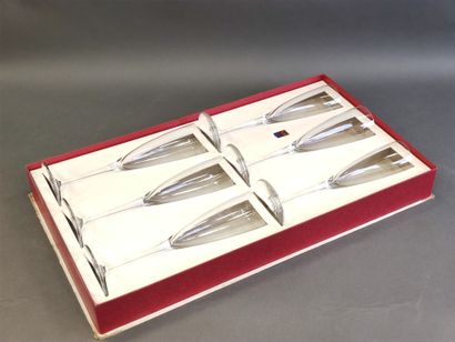 BACCARAT

Six crystal champagne flutes model...