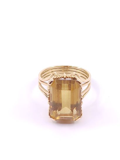Yellow gold ring 750° with a citrine 

Gross...
