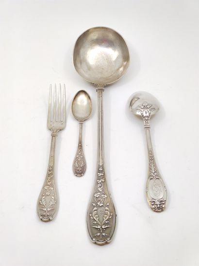 Silver cutlery set with vine leaf decoration,...