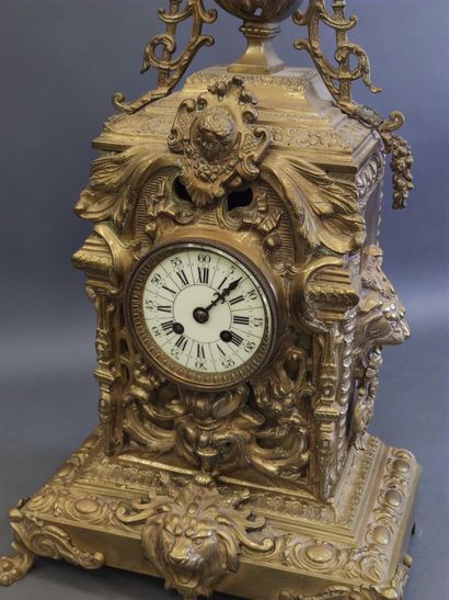 Gilt bronze clock in the Louis XV style decorated...