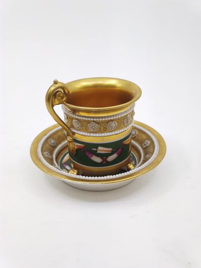 
Porcelain of Paris 




Tripod chocolate...