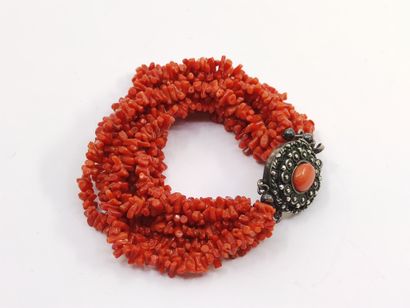 BRACELET three rows of coral, silver ratchet...