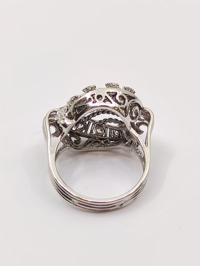 
RING in white gold 750° set with diamonds...