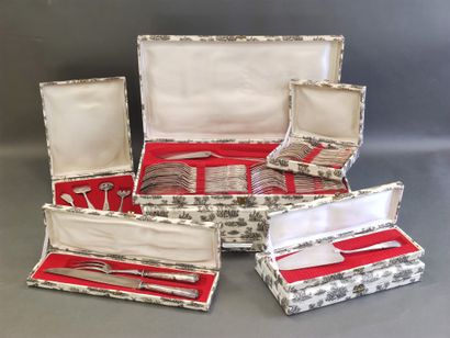 silver plated cutlery set including 

12...