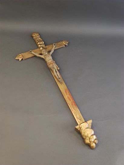 
CRUCIFIX in gilded wood, Christ in carved...