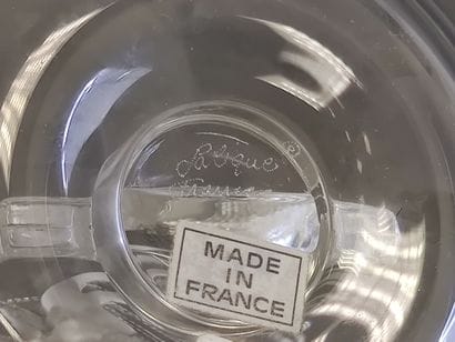 LALIQUE France

Crystal baguier representing...