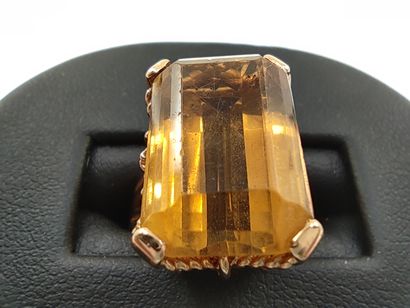 Yellow gold ring 750° with a citrine 

Gross...