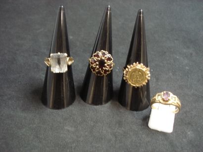 4 Rings 18kt gold and stones 19,97 g