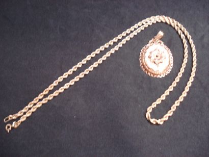 1 Necklace Gold 18kt 6,75 g 1 Pendant Gold...