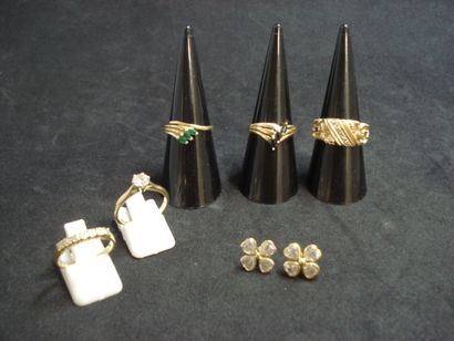 5 Bagues Or 18kt et pierres 15,48 g 1 Paire...
