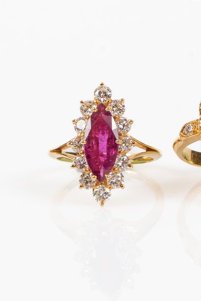 
TRAVAIL FRANCAIS MODERNE





BAGUE marquise...