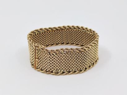 
BRACELET en maille milanaise en or jaune...