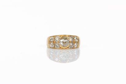 
BAGUE en or jaune 750 ornée d'un diamant...
