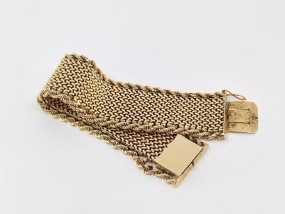 
BRACELET en maille milanaise en or jaune...