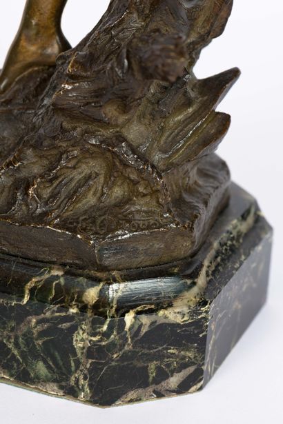Edouard DROUOT (1859-1945)

La victoire 

Bronze...