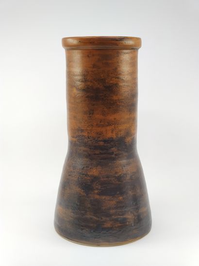 JACQUES BLIN (1920-1995)

Vase en céramique...