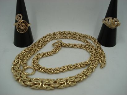 2 Rings Gold 18kt and stones 9,54 g 1 Bracelet...