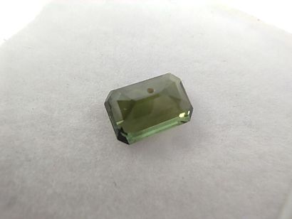 SAPHIR bluish green VS Australia emerald

Size...