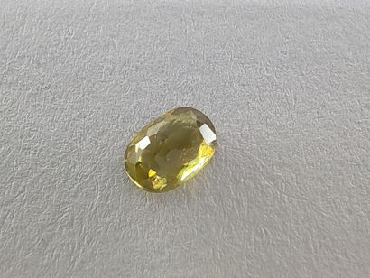 SPHENE yellowish yellow VS Madagascar oval

Size...