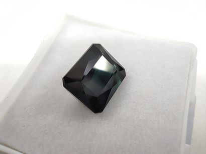 TOURMALINE bluish green VVS Mozambique émeraude

Dim...